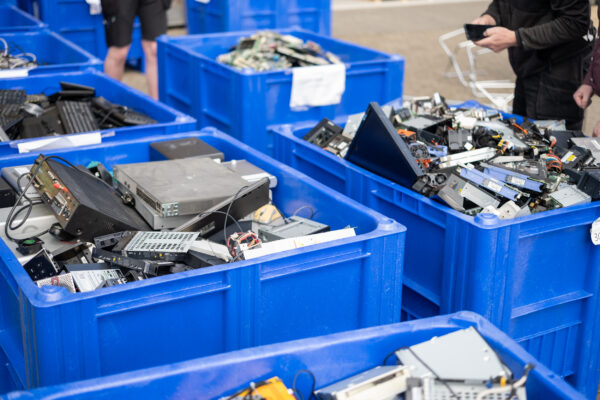 Sorts Electronic Waste
