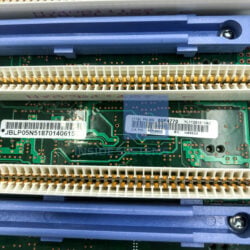 Alternative view of 80P4770 - U320 4-Pack Disk Drive Backplane (uses i